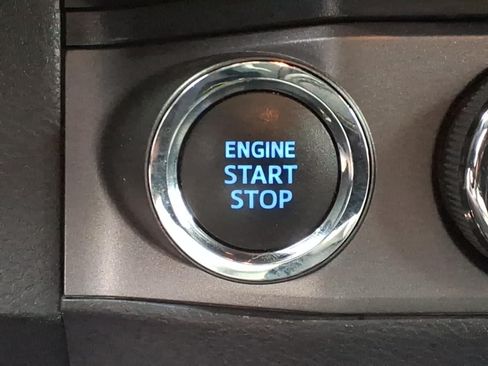 Used 2021 Toyota Tacoma TRD Off-Road w/ Technology Package AWD/4WD image 24