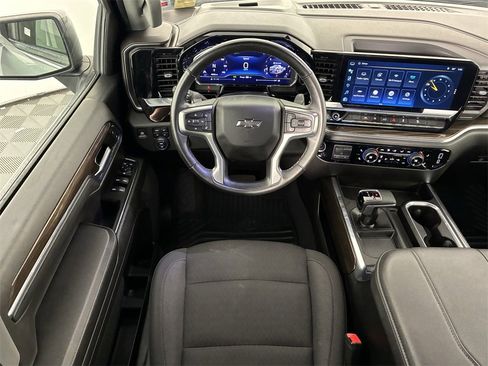 Used 2024 Chevrolet Silverado 1500 RST w/ Z71 Off-Road Package image 11
