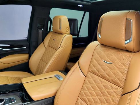 Used 2021 Cadillac Escalade Sport w/ Driver Assist Tech Package image 22