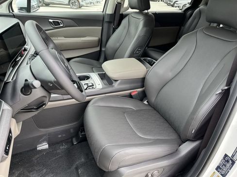 New 2026 Kia Carnival EX FWD image 19