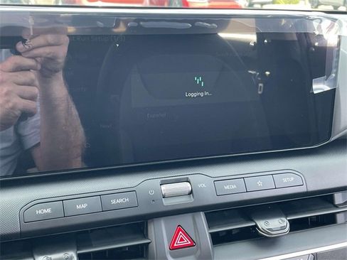 New 2025 Kia K4 LXS image 31