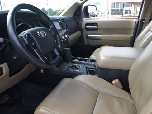 Used 2018 Toyota Sequoia Limited w/ Safety & Convenience Package AWD/4WD image 14