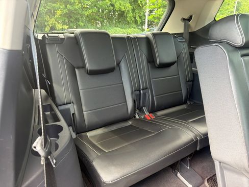 Used 2023 Volkswagen Atlas SEL R-Line AWD/4WD image 30