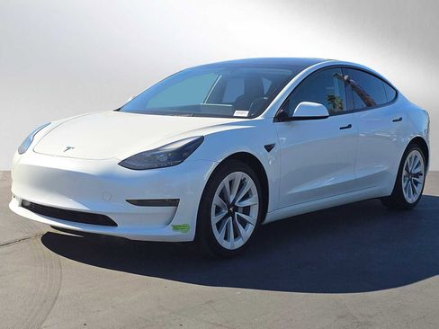 Used 2023 Tesla Model 3 Standard Range image 7