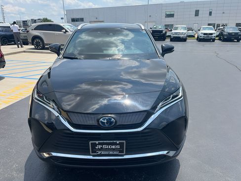 Used 2021 Toyota Venza XLE w/ Softex Package AWD/4WD image 4