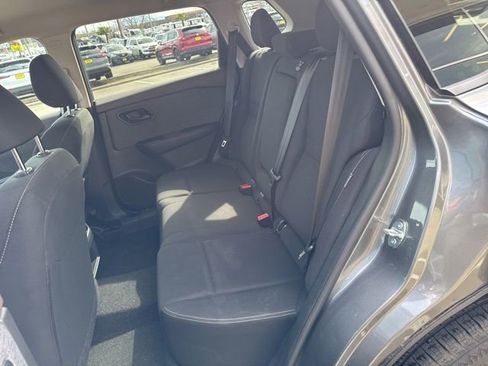 Used 2023 Nissan Rogue S image 16