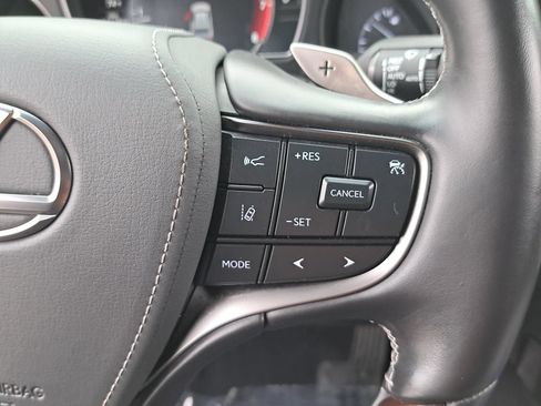 Used 2022 Lexus LS 500 w/ Interior Upgrade Package RWD image 19