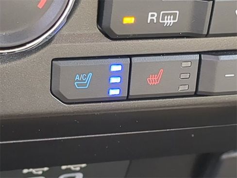 Used 2017 Ford F150 Lariat w/ FX4 Off-Road Package image 23