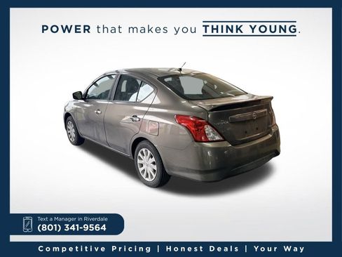 Used 2016 Nissan Versa SV image 3