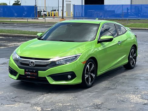 Used 2017 Honda Civic Touring image 5