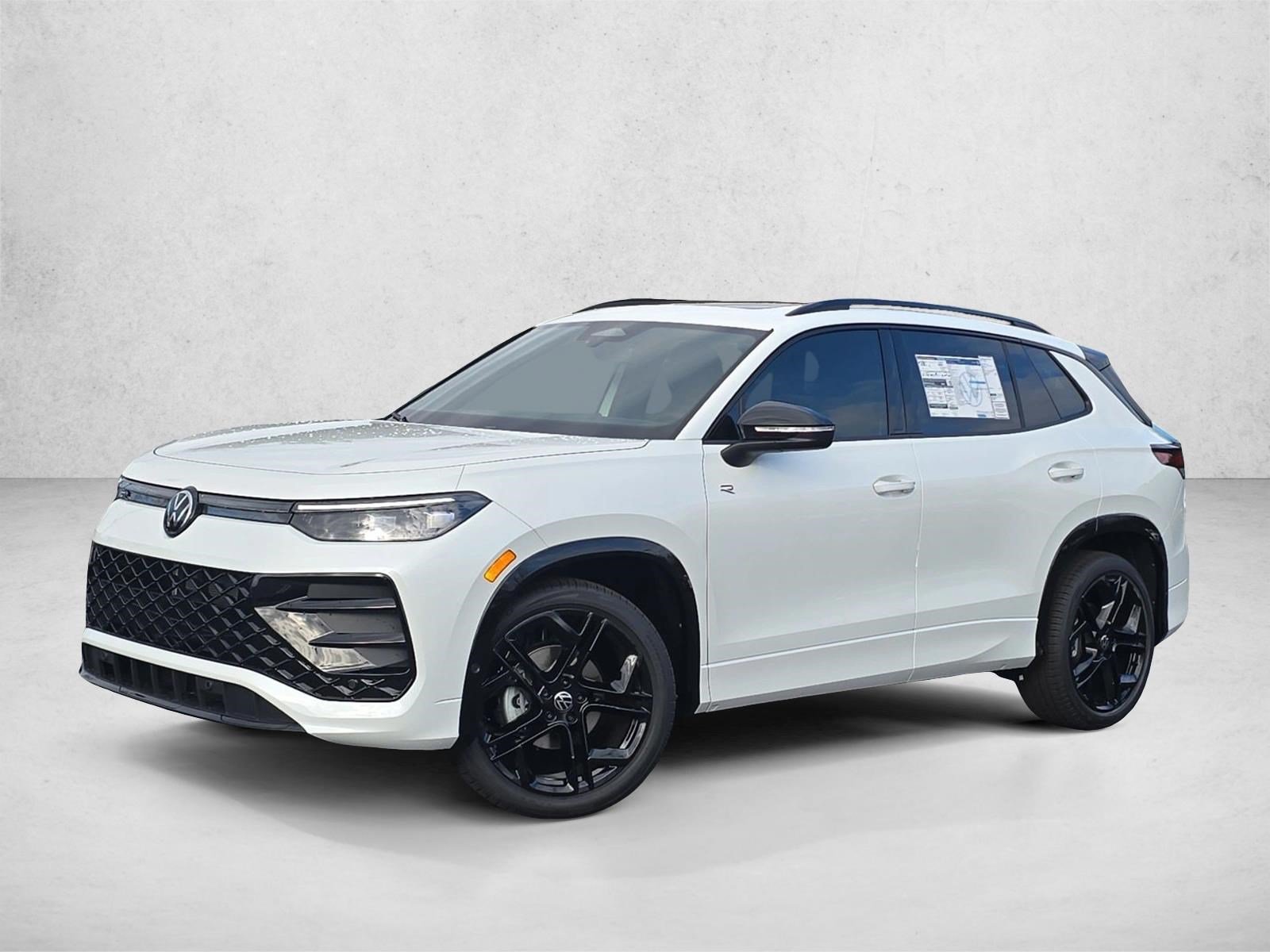 New 2026 Volkswagen Tiguan SE R-Line FWD image 1