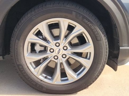 Used 2024 Ford Explorer XLT w/ Equipment Group 202A RWD image 10