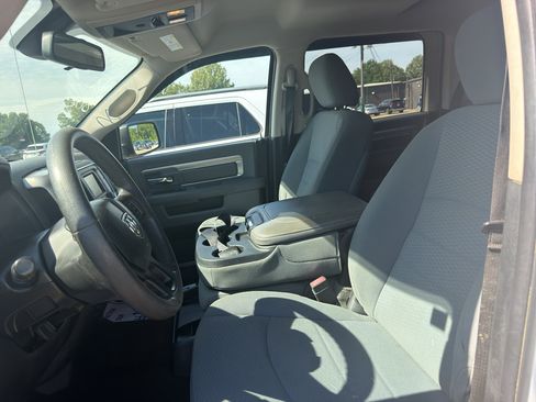 Used 2013 RAM 1500 Classic SLT w/ Remote Start & Security Group RWD image 9