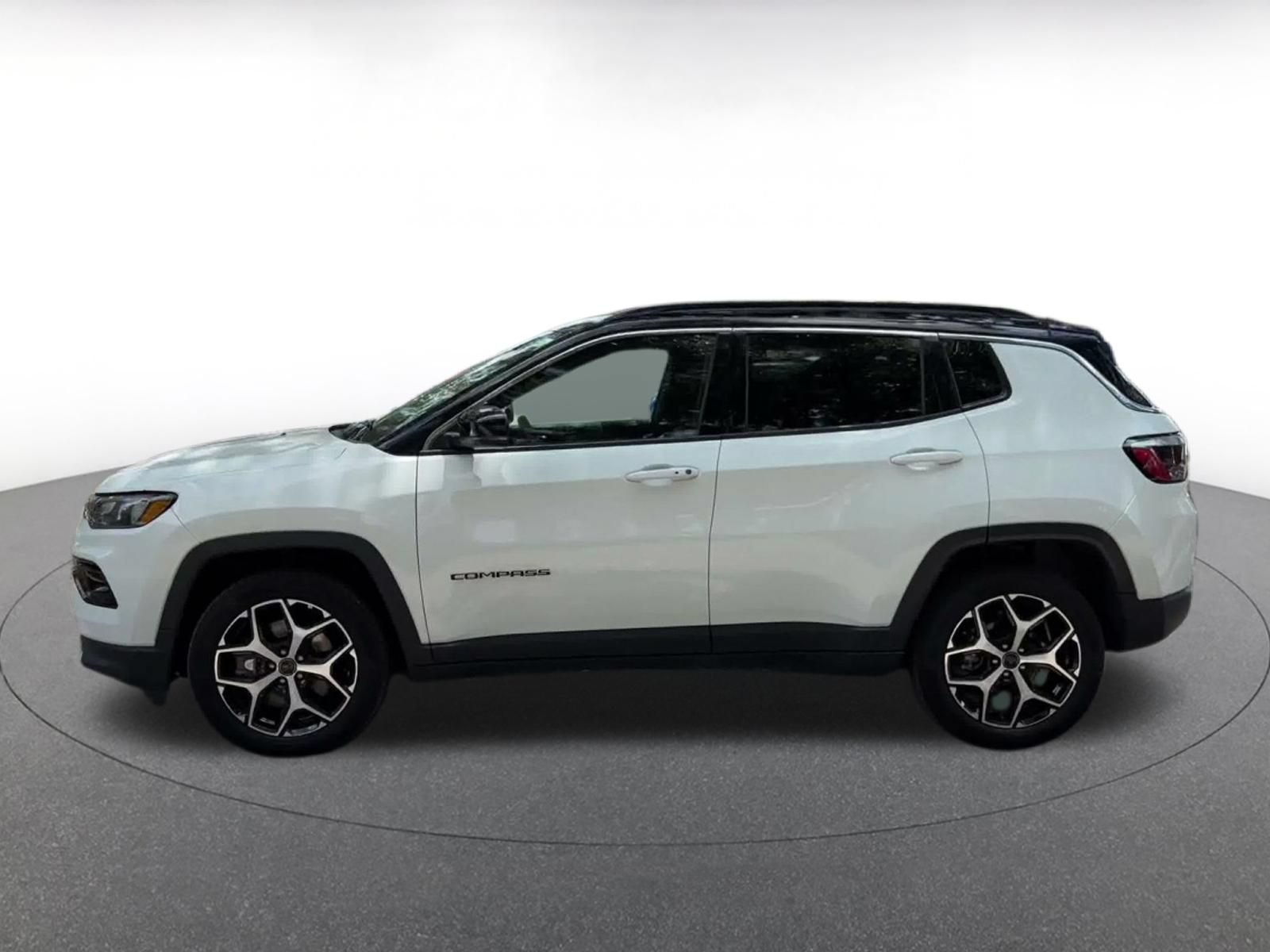 Used 2025 Jeep Compass Limited AWD/4WD image 8