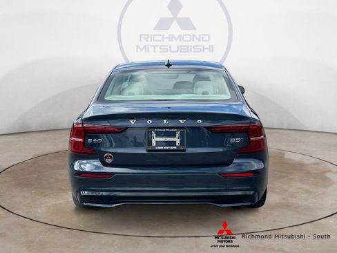 Used 2023 Volvo S60 B5 Plus image 4