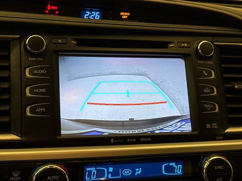 Used 2019 Toyota Highlander XLE AWD/4WD image 24