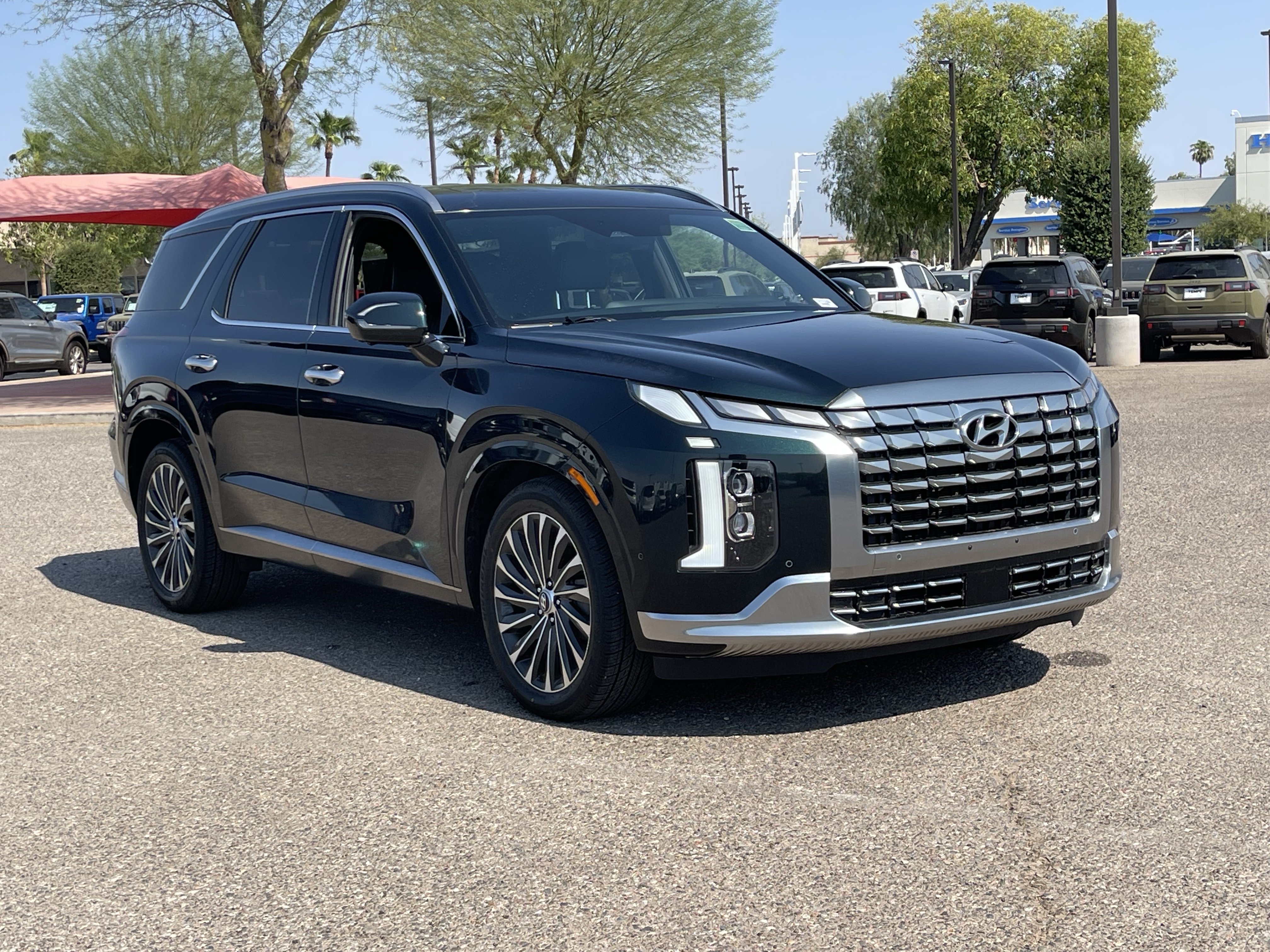 Used 2023 Hyundai Palisade Calligraphy w/ Cargo Package AWD/4WD image 7