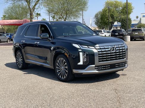 Used 2023 Hyundai Palisade Calligraphy w/ Cargo Package AWD/4WD image 7