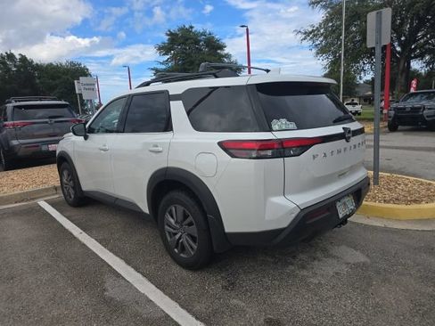 Certified 2025 Nissan Pathfinder SV AWD/4WD image 3