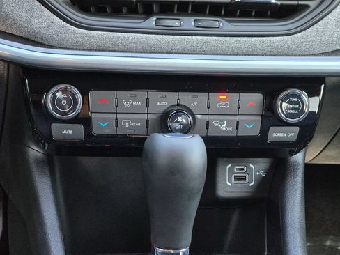 New 2026 Jeep Compass Latitude AWD/4WD image 32