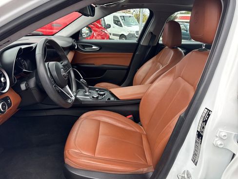 Used 2019 Alfa Romeo Giulia Sprint w/ Cold Weather Package image 7