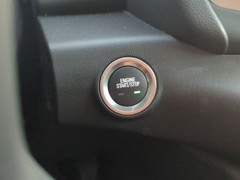 Used 2023 GMC Terrain SLE w/ Driver Convenience Package image 19