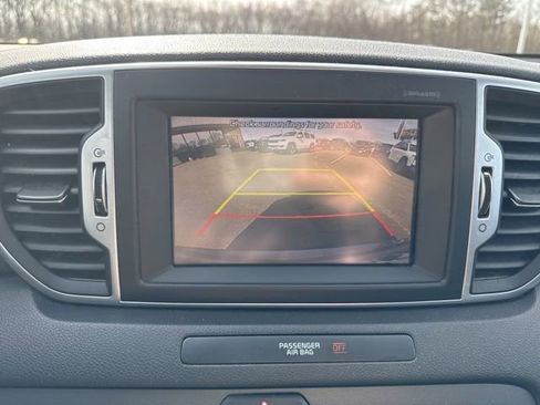 Used 2018 Kia Sportage LX w/ LX Popular Package image 17