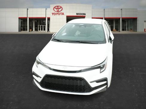 New 2026 Toyota Corolla SE image 2
