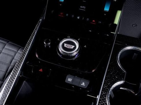 Used 2025 Cadillac Escalade V image 40