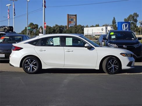 Used 2022 Honda Civic LX image 3