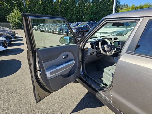 Used 2016 Kia Soul EV + w/ Paint Protection Film Package FWD image 19