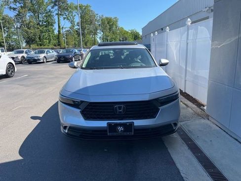 Used 2024 Honda Accord Touring image 1