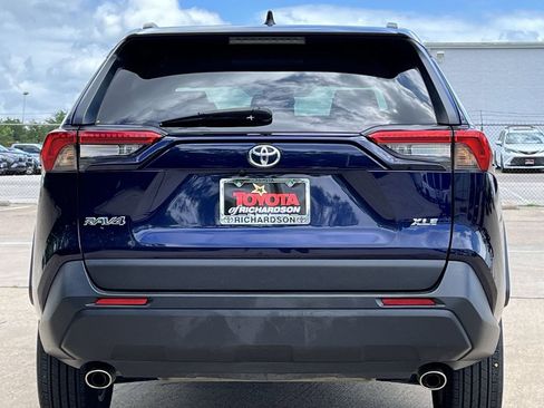 Used 2024 Toyota RAV4 XLE FWD image 5