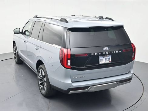 Used 2025 Ford Expedition Platinum w/ Driver's Package AWD/4WD image 43