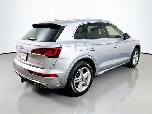 Used 2023 Audi Q5 e Premium Plus w/ Premium Plus Package image 7
