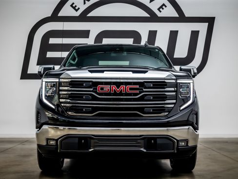 Used 2024 GMC Sierra 1500 SLT w/ SLT Premium Package image 3
