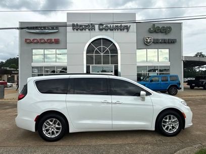 Used 2022 Chrysler Pacifica Touring-L