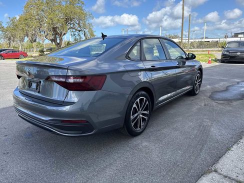 Used 2024 Volkswagen Jetta Sport image 6