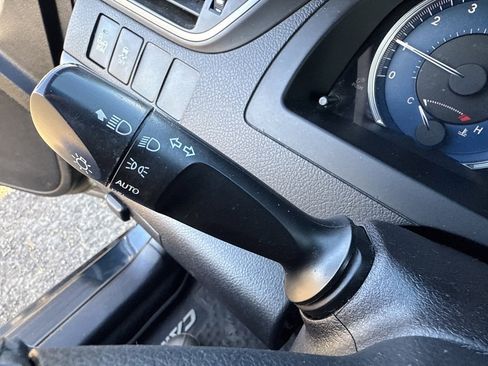 Used 2017 Toyota Camry XLE image 30