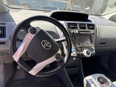 Used 2014 Toyota Prius V Five FWD image 7