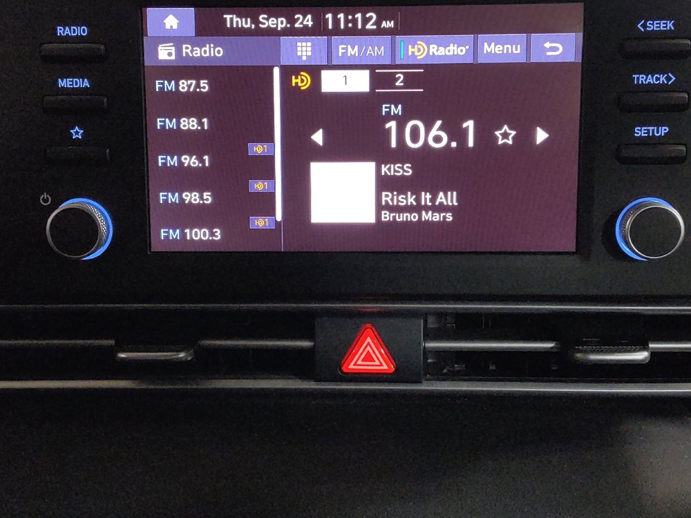 Used 2025 Hyundai Elantra SE FWD image 25