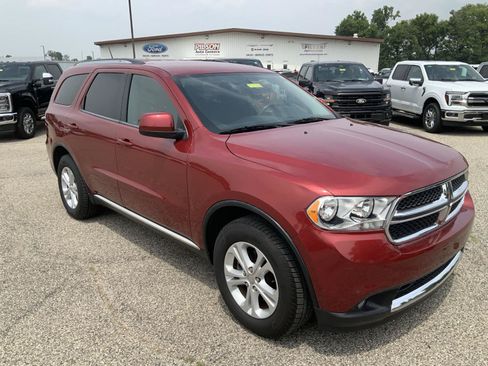Used 2013 Dodge Durango SXT AWD/4WD image 2
