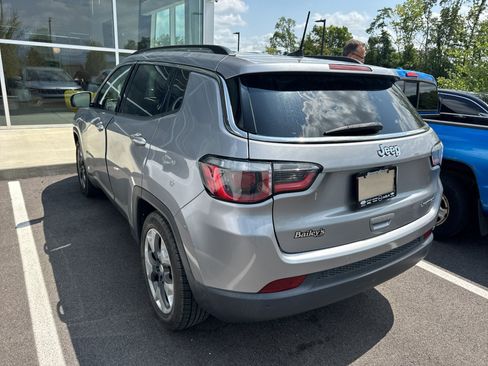 Used 2018 Jeep Compass Limited w/ Navigation Group FWD image 4