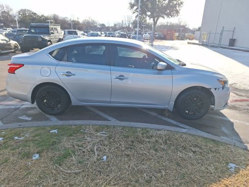 Used 2016 Nissan Sentra SV image 6