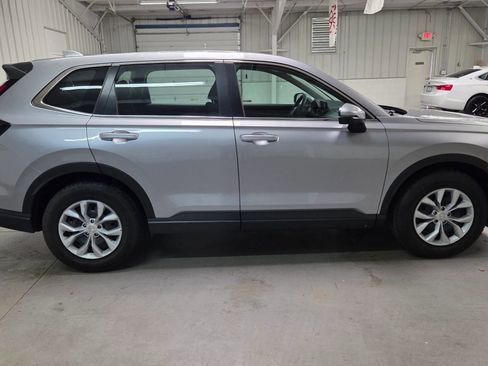 Used 2023 Honda CR-V LX image 9