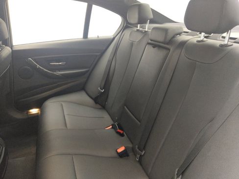 Used 2016 BMW 320i Sedan RWD image 18