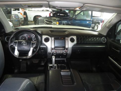 Used 2017 Toyota Tundra Platinum AWD/4WD image 42