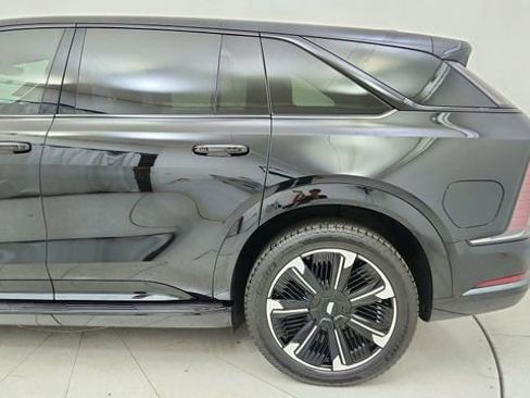 Used 2025 Cadillac Escalade IQ Sport 2 image 10