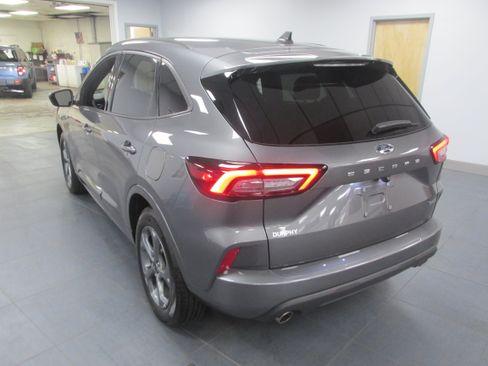 Used 2023 Ford Escape ST-Line Select AWD/4WD image 7