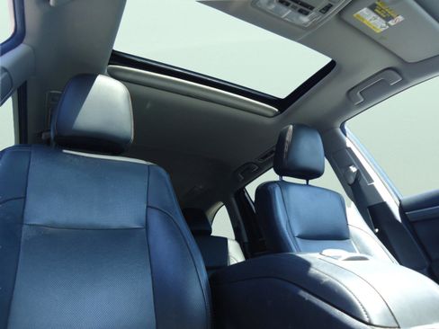 Used 2017 Toyota Highlander Limited w/ Carpet Mat Package AWD/4WD image 28